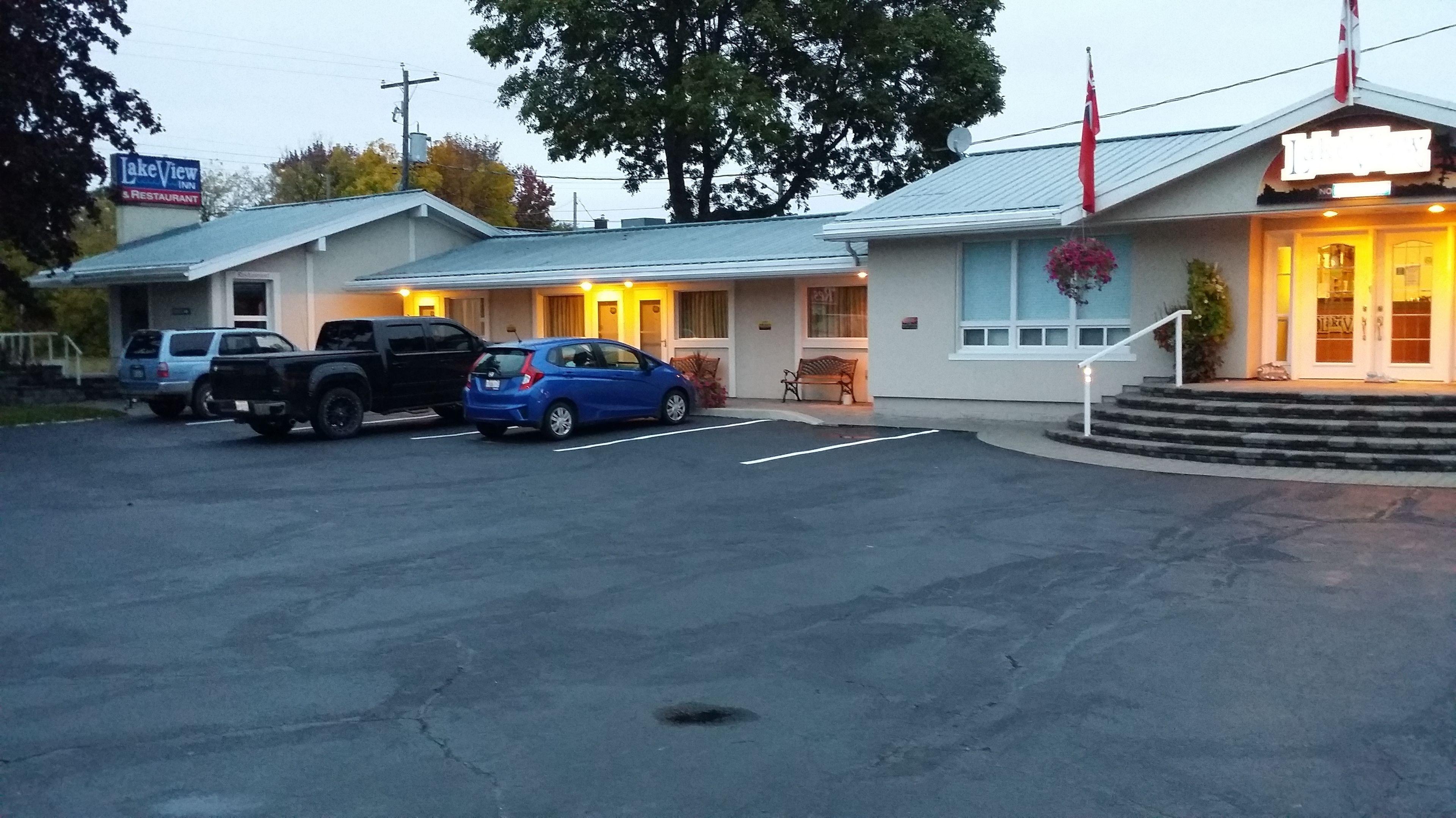 LAKEVIEW INN | ⋆⋆ | BLIND RIVER, CANADA | SEASON DEALS FROM $81