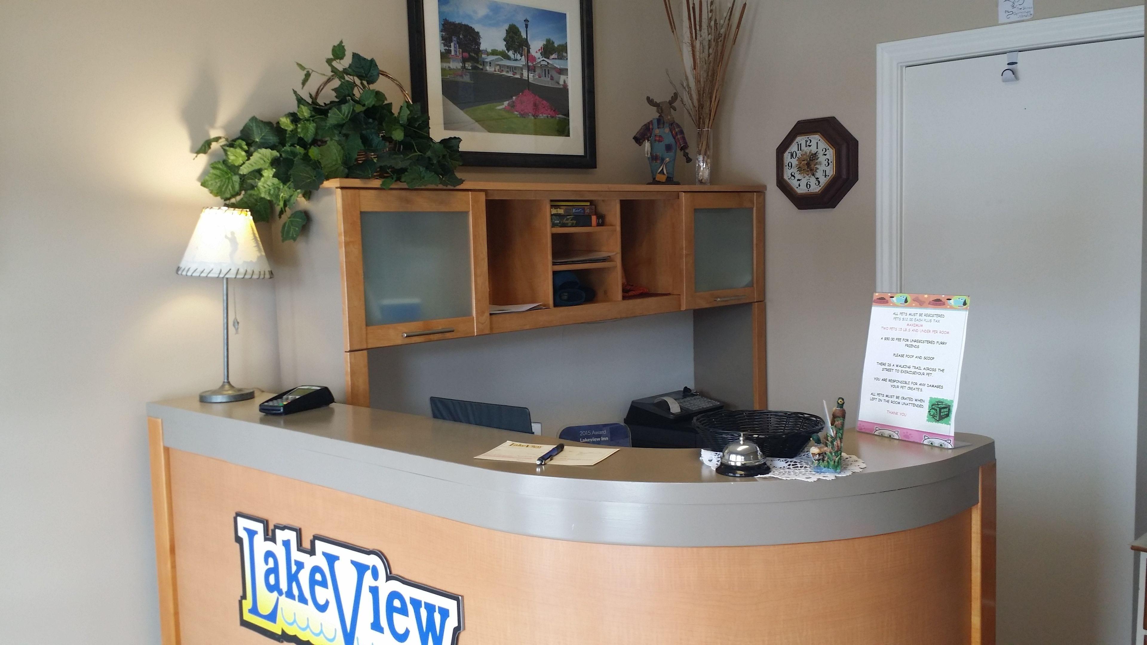 LAKEVIEW INN | ⋆⋆ | BLIND RIVER, CANADA | SEASON DEALS FROM $81